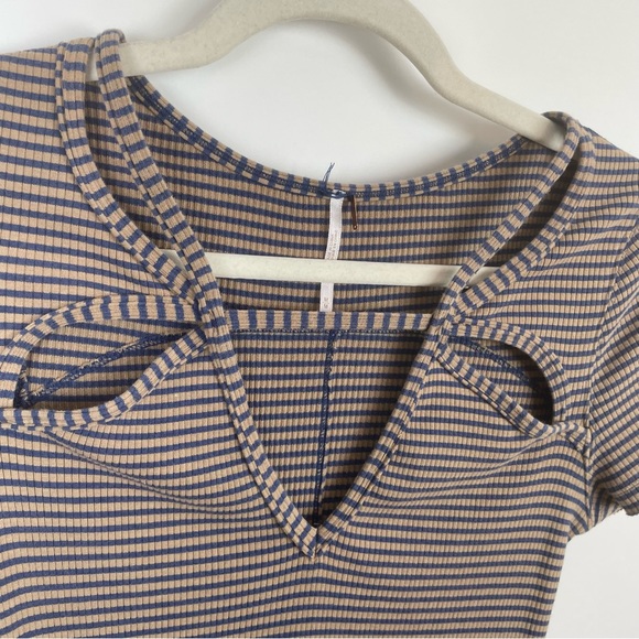 Free People Frenchie Cut Out Ribbed V Neck T Shirt - Picture 5 of 10